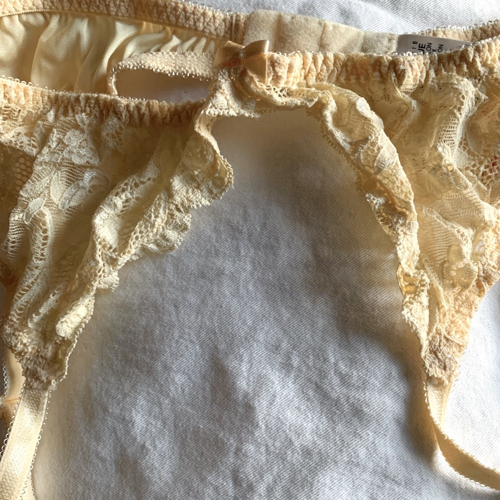 New! Cacique Garter Belt